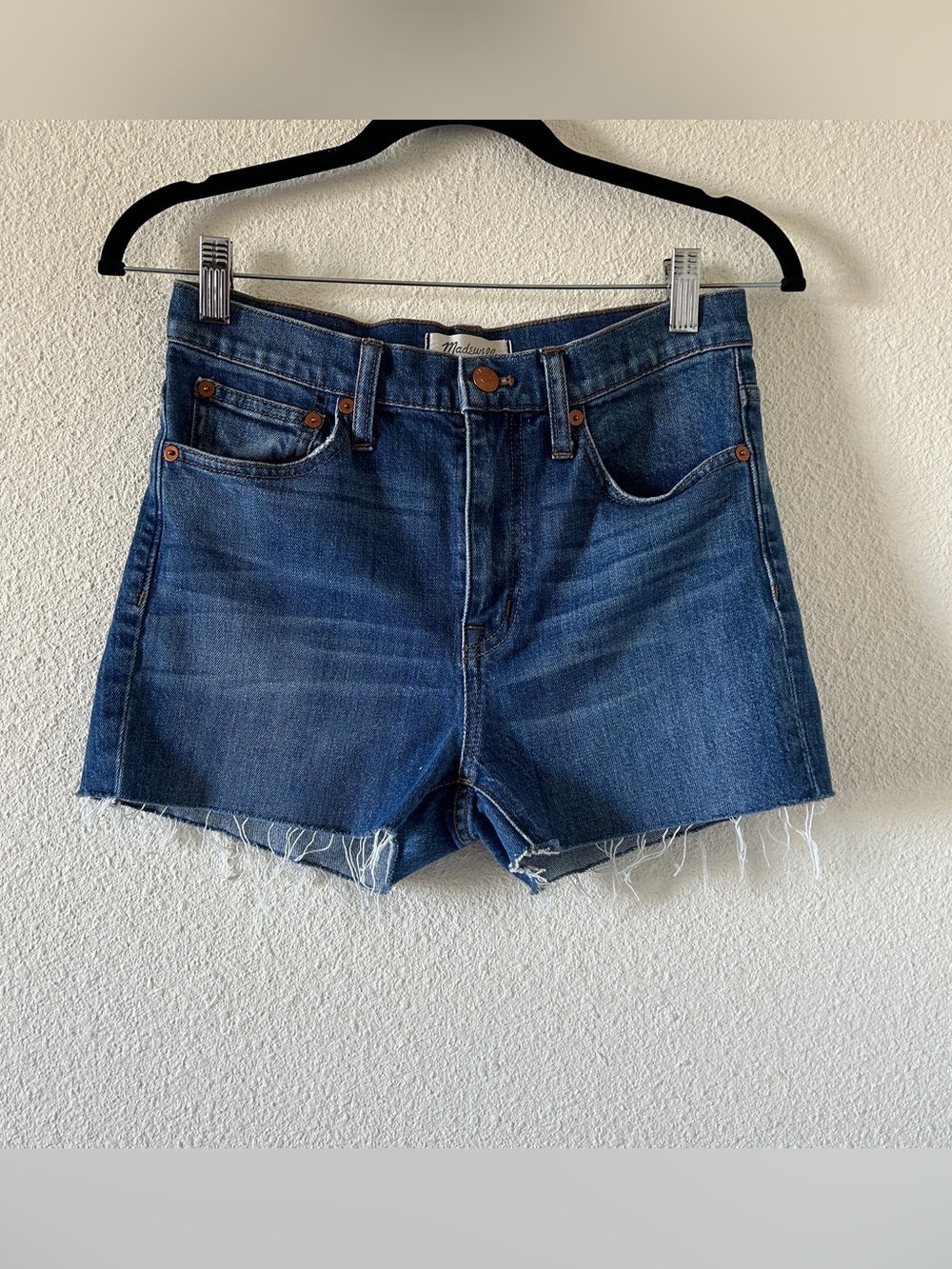 Madewell high waisted Cut Off Jean shorts 
Tight stretch Women’s 27 Blue